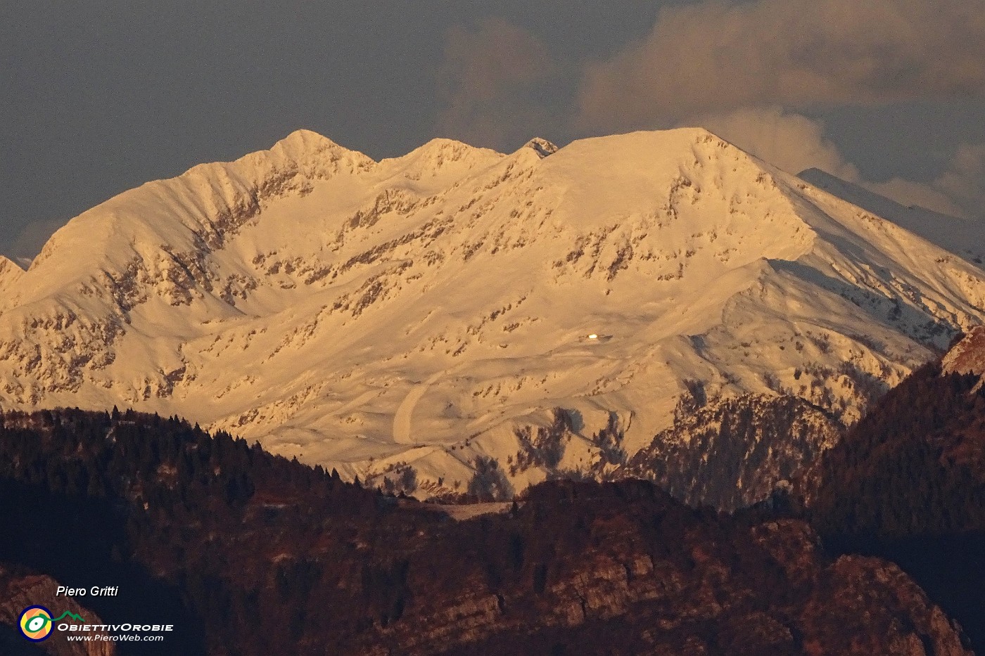 89 Legnone nella luce del tramonto.JPG